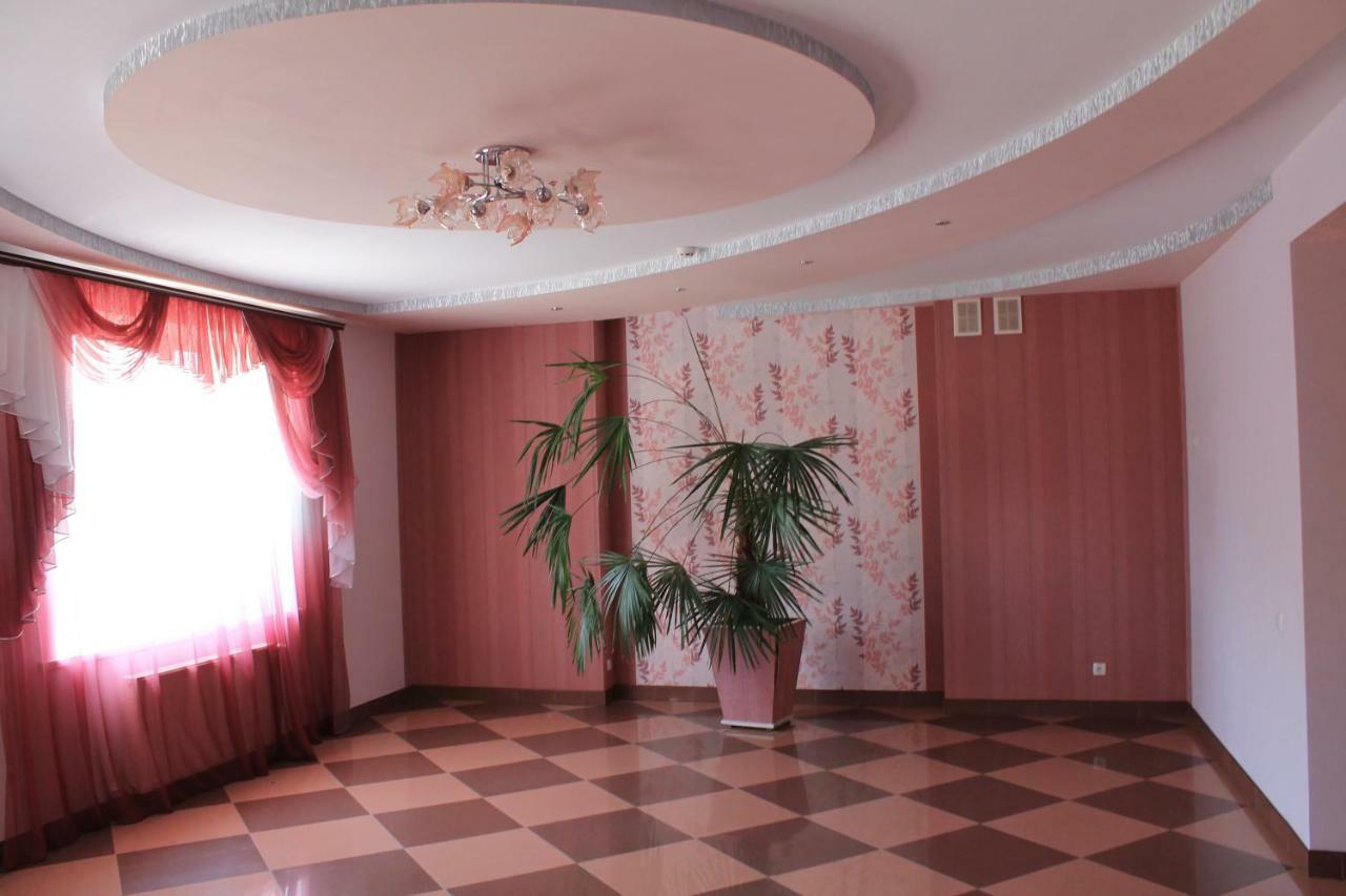 Hôtel Kremin à Kremenetsʼ Extérieur photo