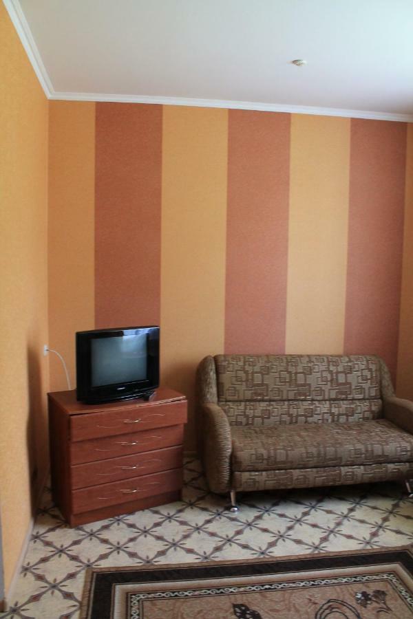 Hôtel Kremin à Kremenetsʼ Extérieur photo