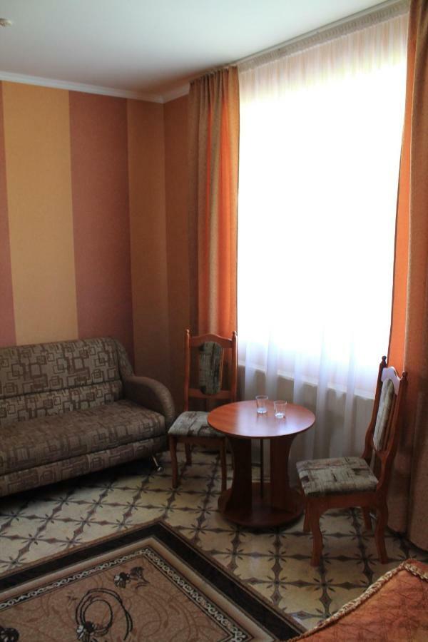 Hôtel Kremin à Kremenetsʼ Extérieur photo