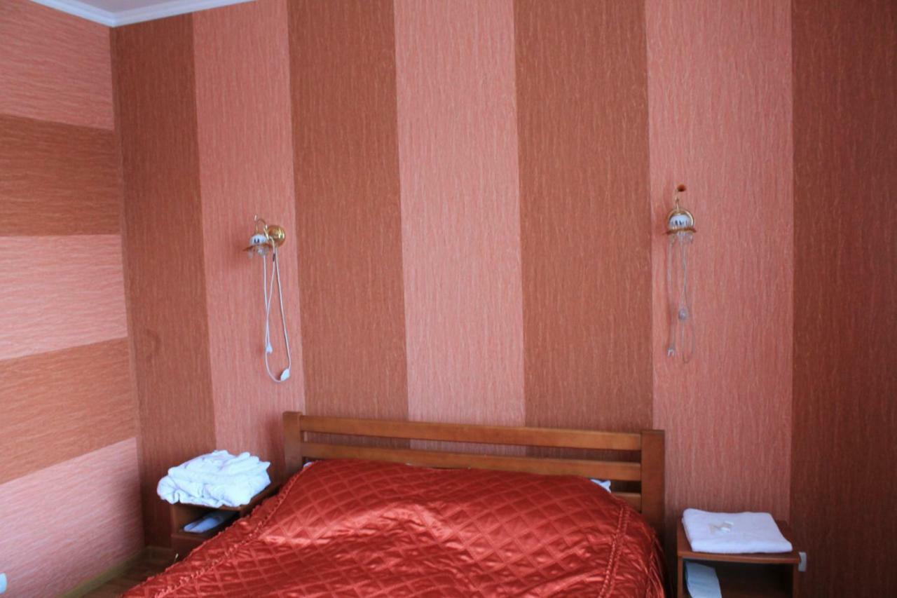Hôtel Kremin à Kremenetsʼ Extérieur photo
