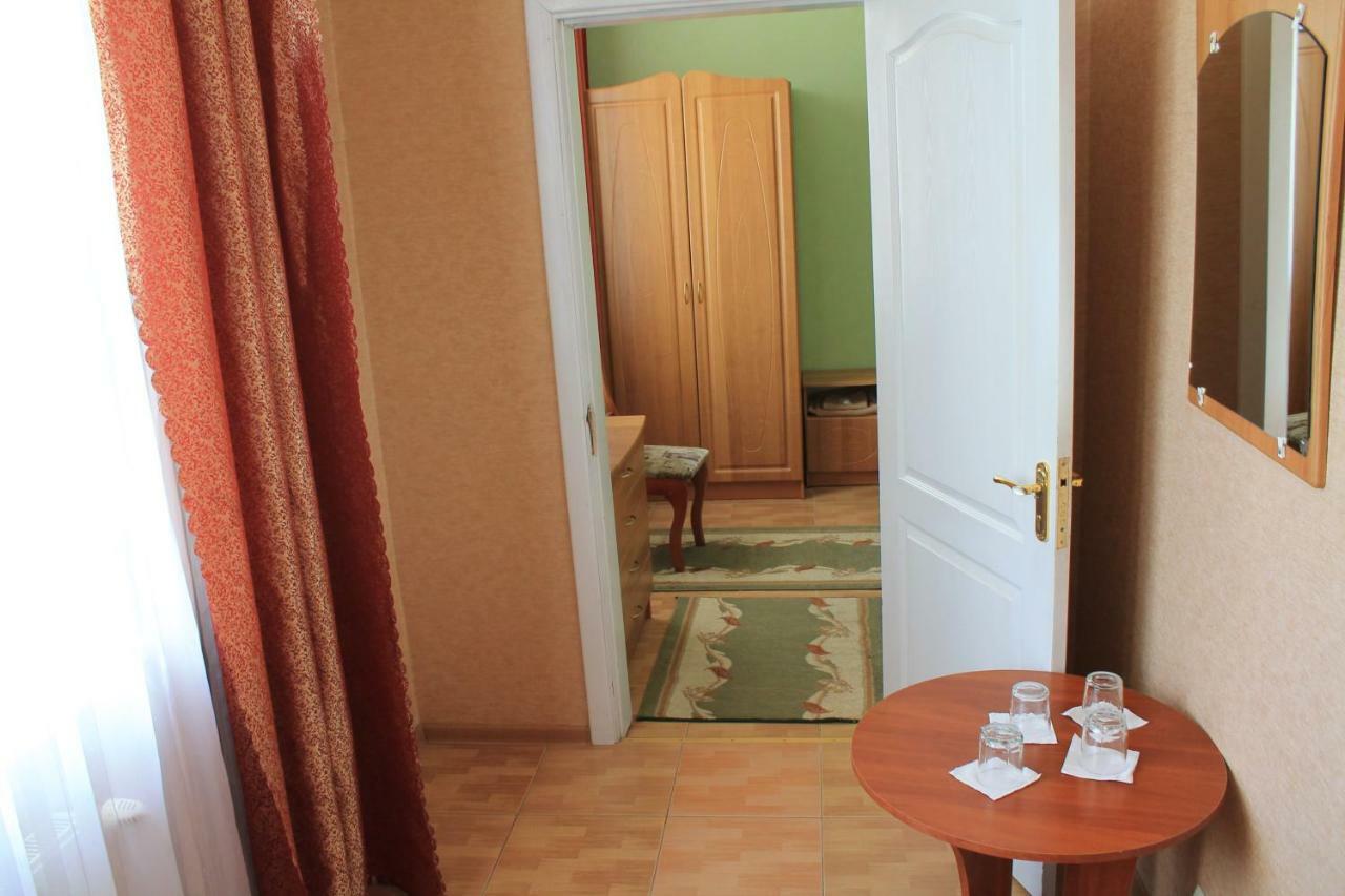 Hôtel Kremin à Kremenetsʼ Extérieur photo