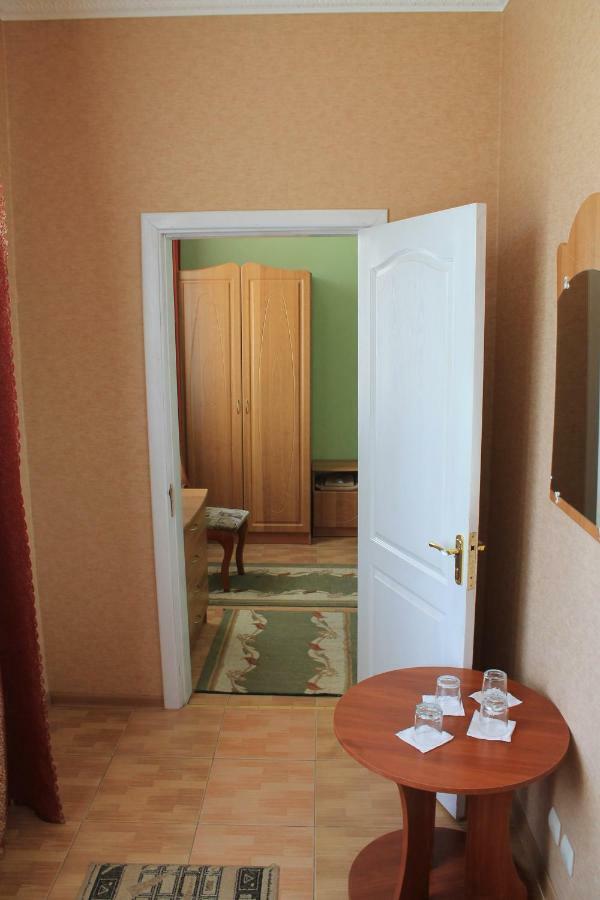 Hôtel Kremin à Kremenetsʼ Extérieur photo